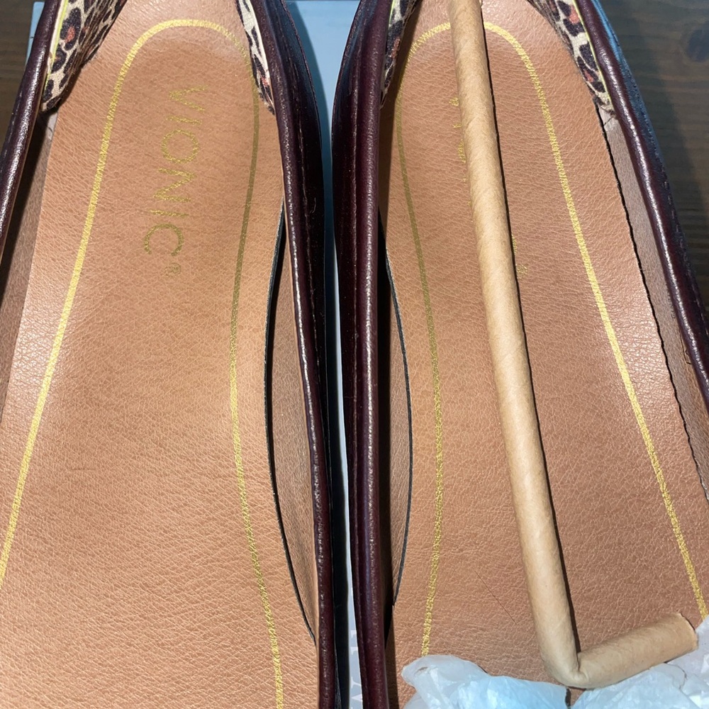 Vionic Savannah Croc Embossed Leather Pointed Toe Flats In Wine Women’s Size 7.5 - Picture 6 of 8